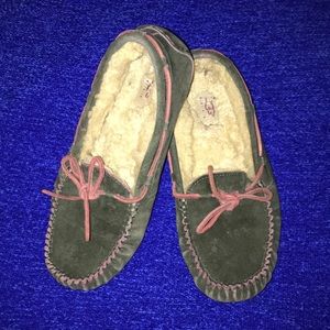 UGG Dakota Water Resistance Slippers